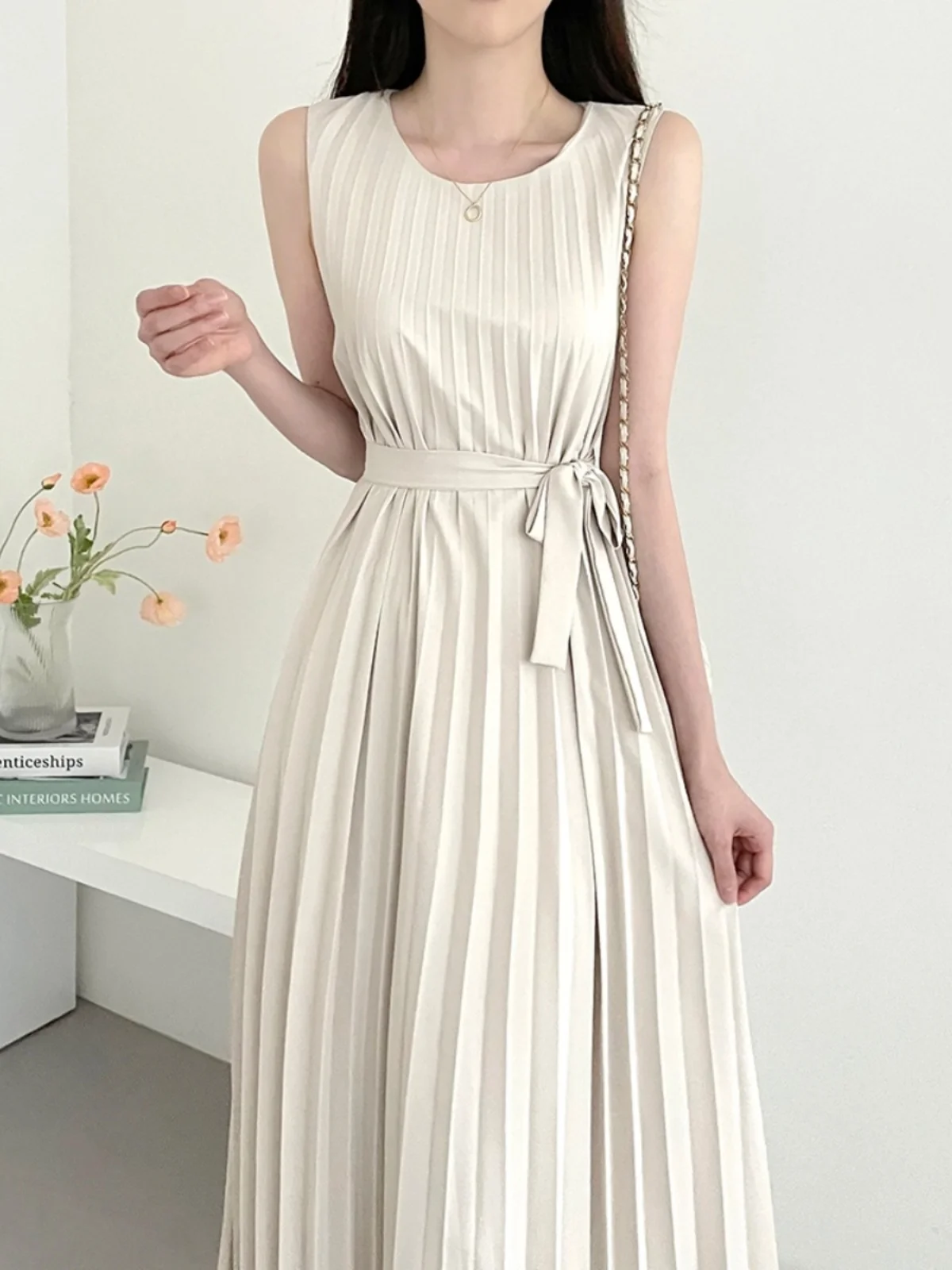 엘레 시크 여름 롱 A라인 미디 드레스 여성 허리 조임 슬림 플리츠 스커트 슬레 한국 패션 폴리에스터 섬유