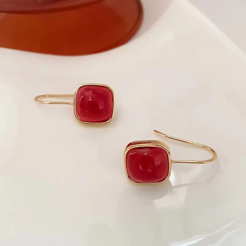 

Geometric Square Ear Hook Resin Earrings Niche Simple Light Luxury Daily Commuting Versatile Hong Kong Style Fashion and Elegant