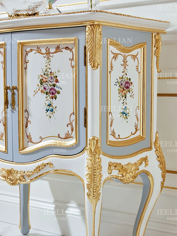 Armadio decorativo in legno massello da soggiorno di lusso in stile francese, pittura floreale disegnata a mano squisita e romantica, lamina d'oro
