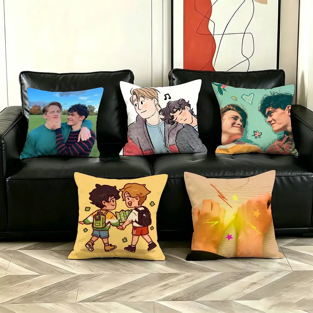 

H-Heartstopper Nick Charlie Pillow Case Pattern Printed Pillowcase For Living Room Sofa Cushion Cover