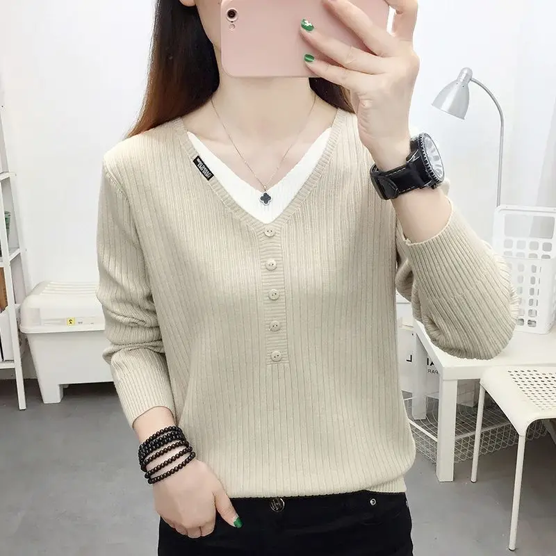 

Women's Clothing Fashion Versatile Autumn and Winter New Splice Button V-neck Long Sleeved Simplicity Solid Color Sweater