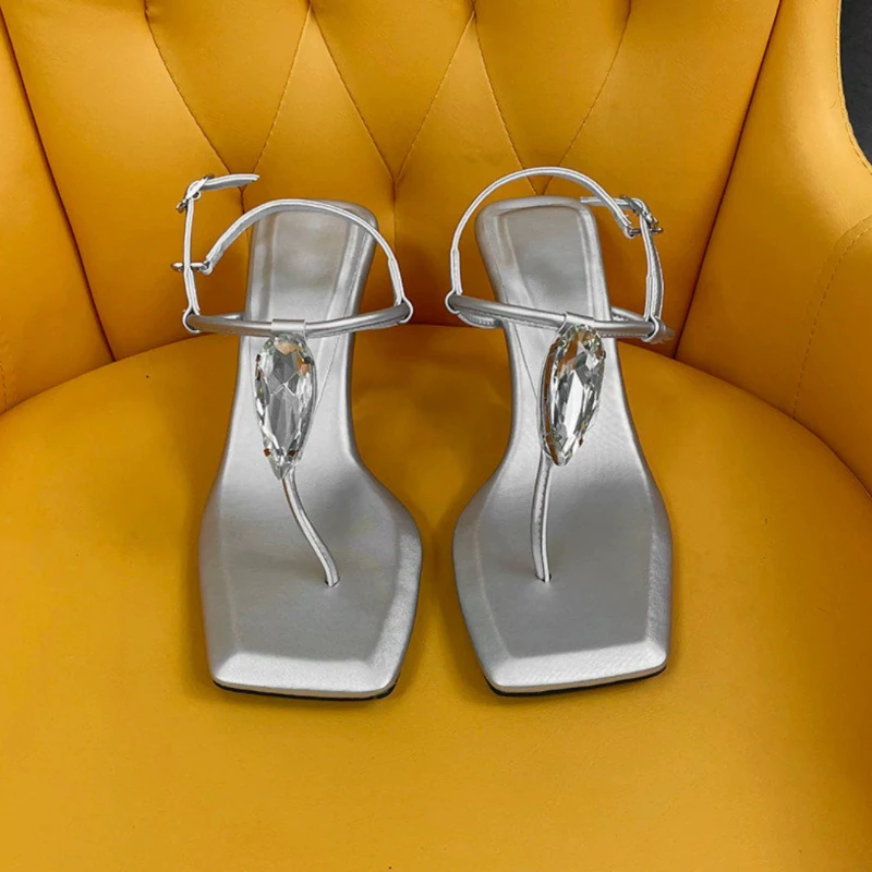 Sommerliche Luxus-Damen-Sandalen mit Schnalle und Strass – Neue schwarze High Heels für den Außenbereich 2026