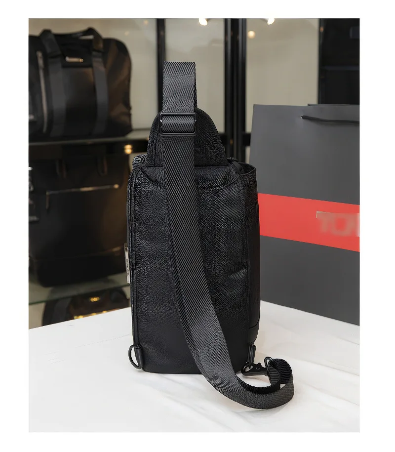 حزمة الصدر الفاخرة للرجال - حقيبة خصر من النايلون الباليستي القابلة للتحويل 232799