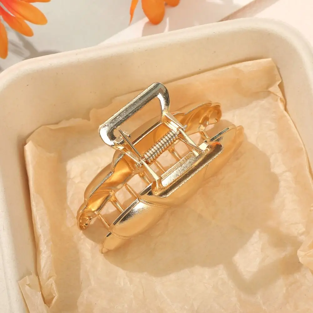 

Personalized Hair Clip Croissant Hair Grab Hairpin Shark Clip Cute Bread Hair Claw Geometry Headwear Metal Shark Clip Female