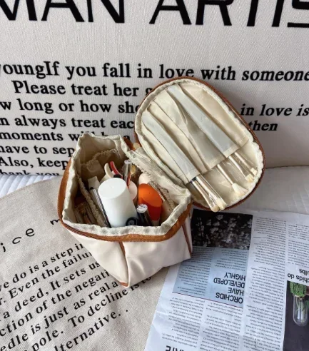 Reise-Kosmetiktasche mit großer Kapazität, tragbare PU-Leder-Kosmetiktasche, wasserdichte Handtasche, Toilettenartikel-Tasche, Aufbewahrungstasche für Hautpflegeprodukte – Detail 10