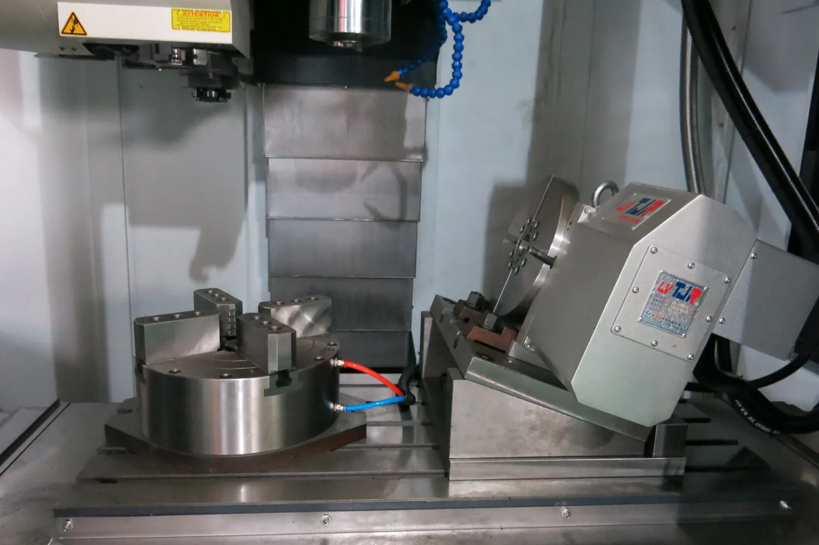 High Precision 5 Axis VMC850 CNC Vertical Price Drilg & Milg Hine With Gearing Head