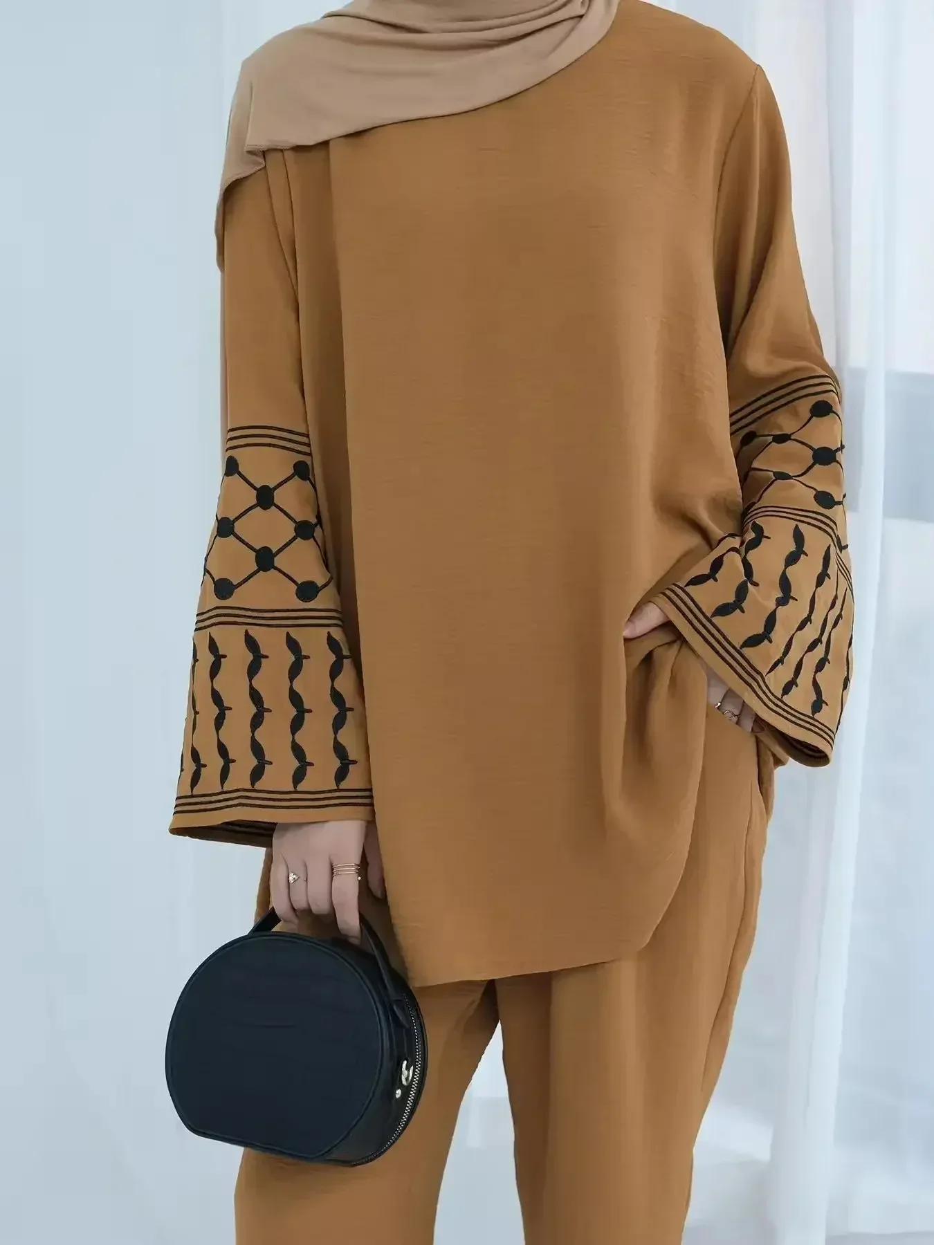 

Palestine Embroidery Tops and Pants 2 Piece Set Muslim Women Suit Sets Dubai Luxury Turkey Eid Islam Outfits Ensembles Musulmans