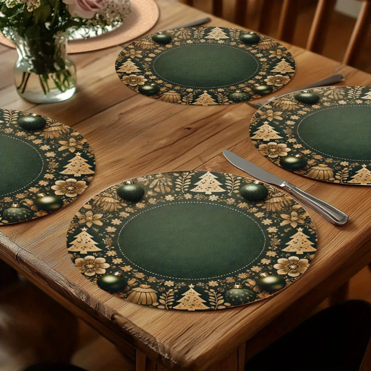 2/4/6/8Pcs Christmas Round Placemats Made of Polyester Woven Fabric, Printed with a Bunch of Christmas Red Pine Trees and Cookie Patterns, Washable, Suitable for Holiday Table Decoration