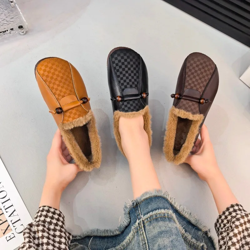 

2025 Winter New Velvet Slip-on Women's Soft Sole and Soft Side Velvet Mother's Shoes Warm and Comfortable Cotton Shoes