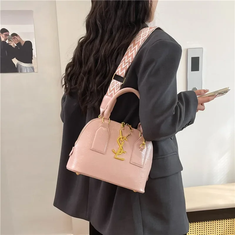 

2025 Women's New Premium Vintage Boston Bag Bowling-Inspired Handbag for Ladies, Retro Fashion Essential