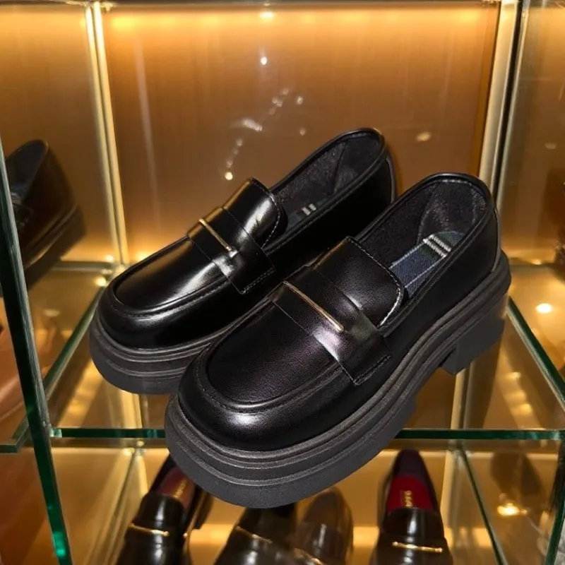 

Женская универсальная кожаная обувь, размер 35–40, черные модные лоферы на толстом каблуке с круглым носком, японские туфли на толстой подошве