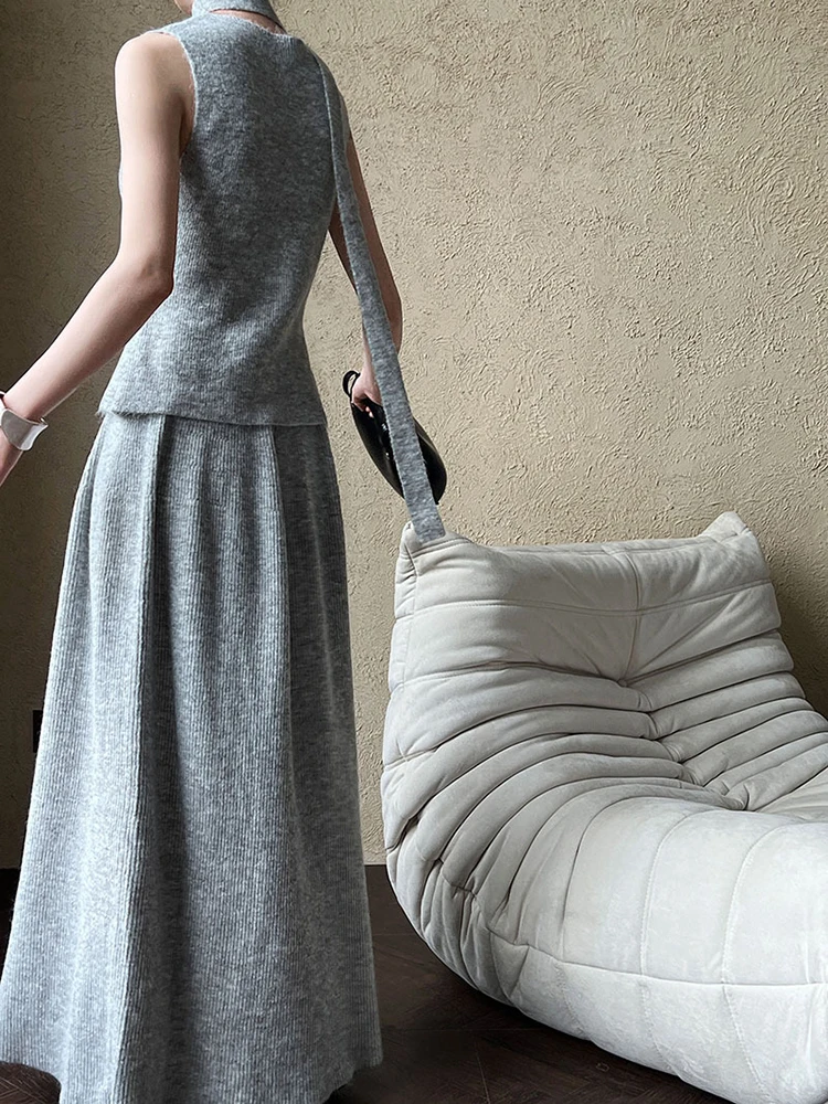 [EAM] Kntting Elegant Vest Half-body Skirt Two Pieces Suit New V-Neck Sleeveless Women Fashion Tide Spring Autumn 2024 1DH7289