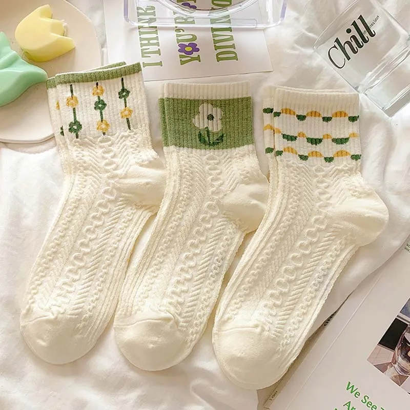 5 Pairs Retro Floral Socks for Womens Soft Versatile Fashionable Girl Socks Tide Medium Length Stockings Kawaii Mini Crew Socks image 5