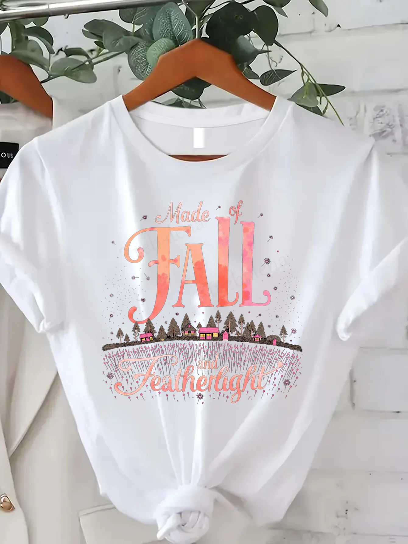 

Comfortable Women's Print T-shirt Fall & Featherlight Printed T-Shirt for Women, Autumn Cozy Style