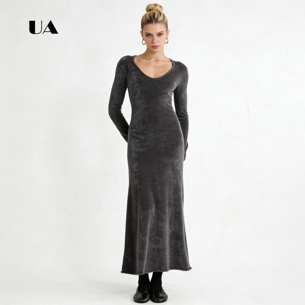 

ULBYANRY Velvet Straight Prom Dress with Long Sleeves, Solid Scoop Neck Evening Dress for Woman, Simple Customized Party Gown