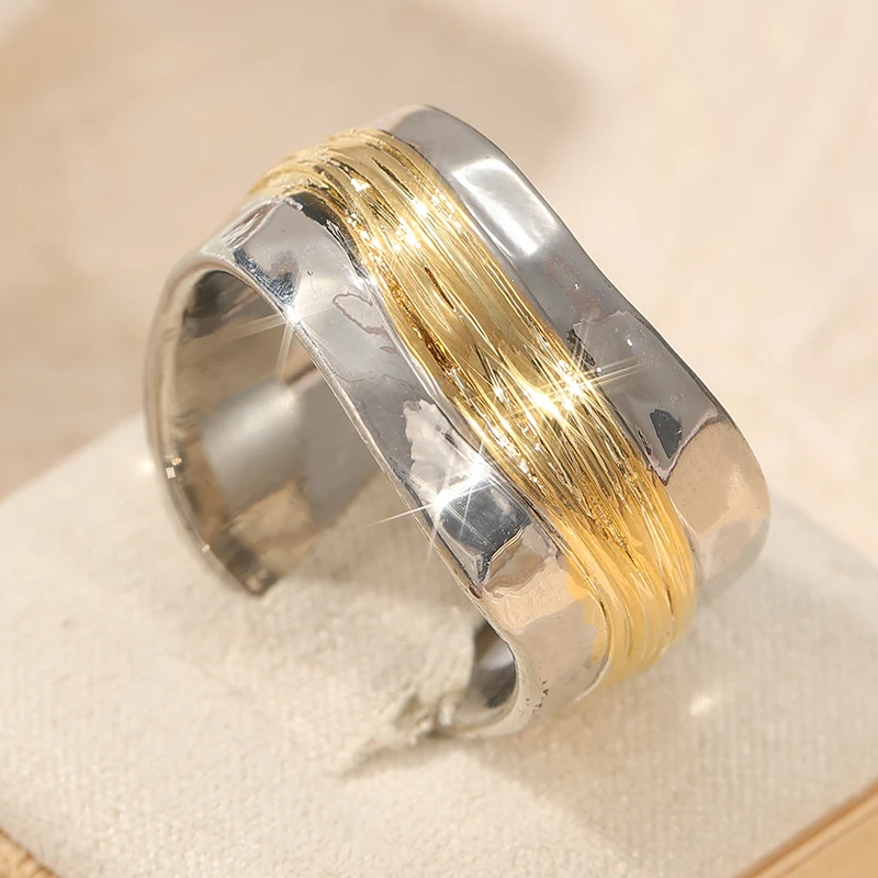 Vintage Two Color Metal Hand Carving Surround Women's Ring Geometry Daily Wear Party Jewelry