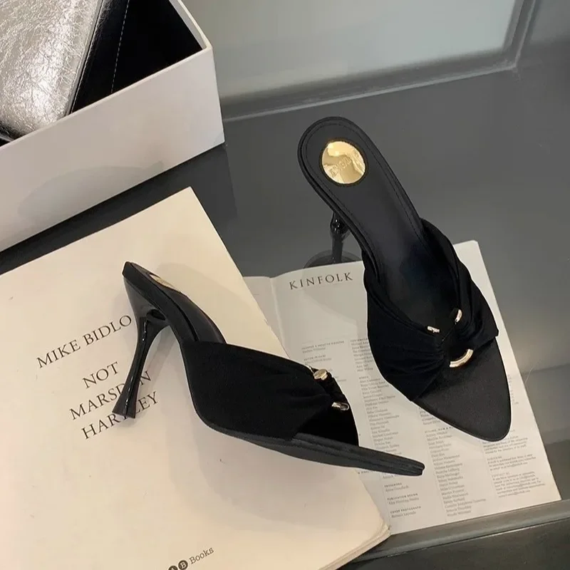 2025 Nieuwe Damesschoenen Open Teen Damesslippers Mode Outdoor Metalen Decoratie Zomer Plus Size Jurk Bestseller Hoge Hakken