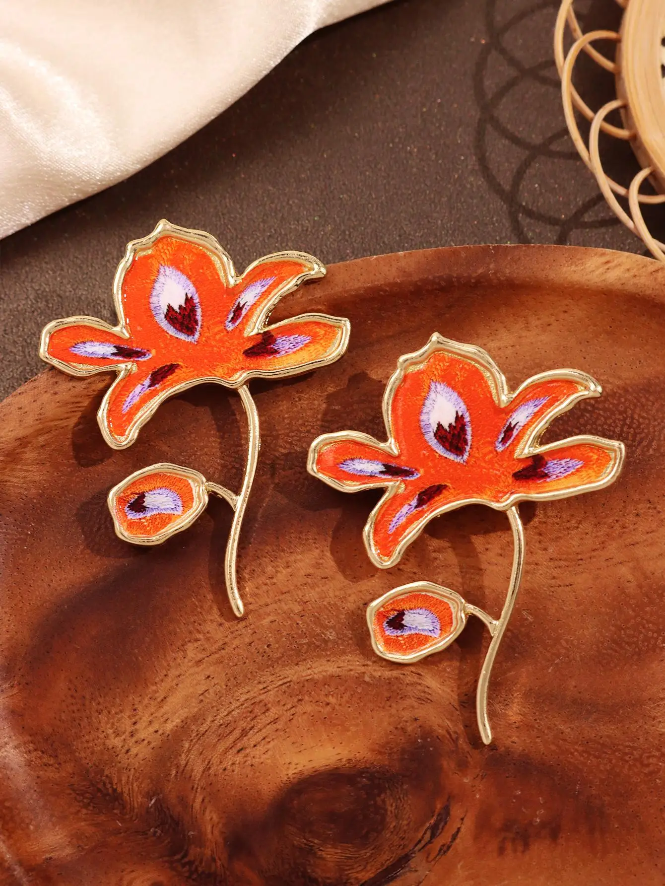 Orange-Red Dripping-Style Oversized Floral Earrings Stylish Unique Minimalist Fall/Winter Women's Accessories