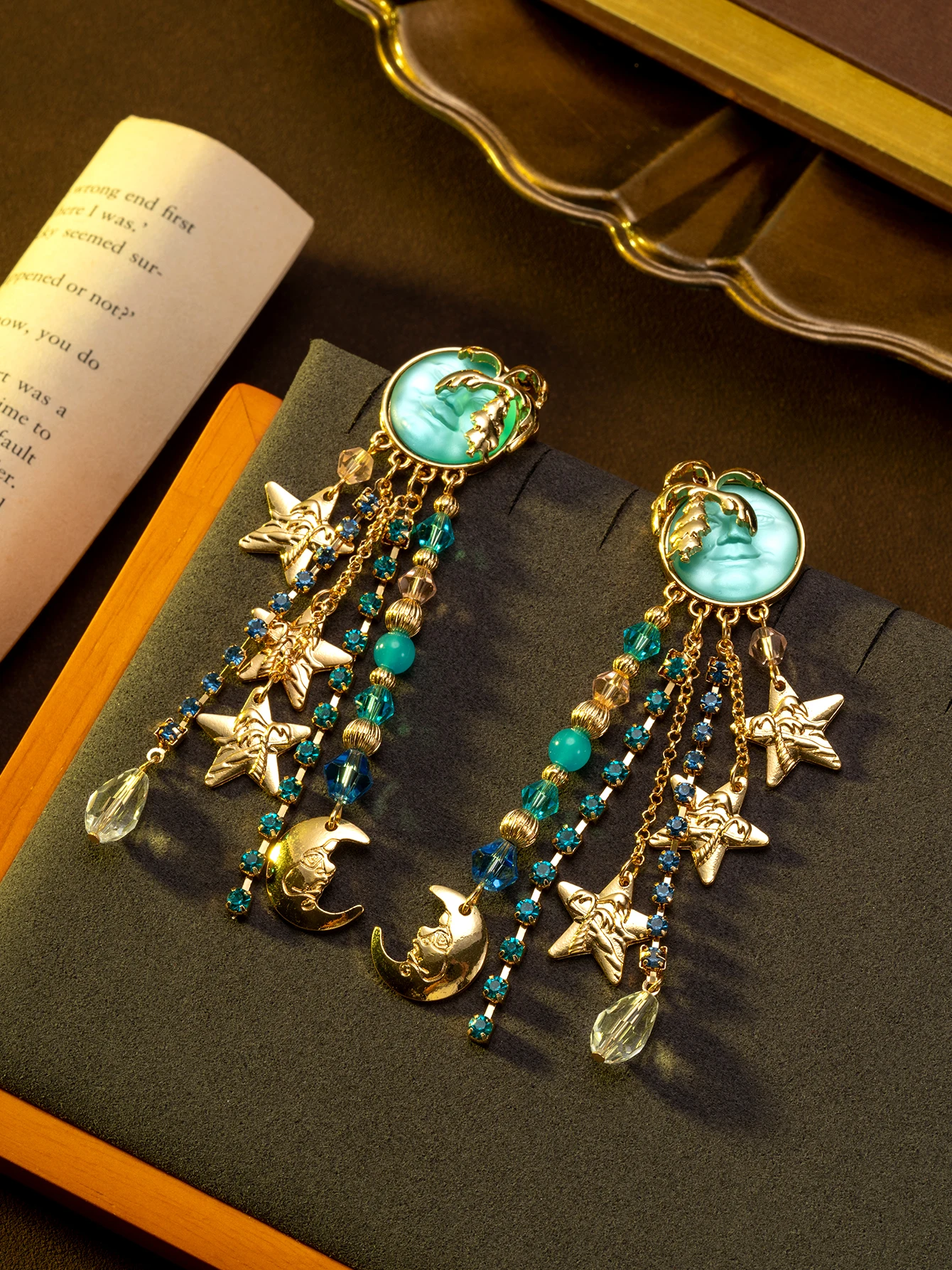 1 Pair of Vintage Blue Multi-Element Star and Moon Round Face-Shaped Leaf Tassel Earrings Suitable for Women's Daily Wear, Gifts, and Dance Party Accessories