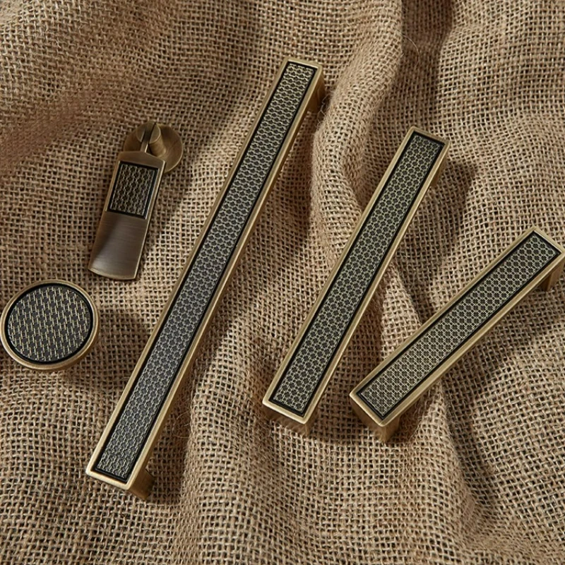 

Chinese Style Wardrobe Door Brass Drawer Handle Antique Bronze Color Antique Style Pendant Cabinet Kitchen Shoe Cabinet Handle