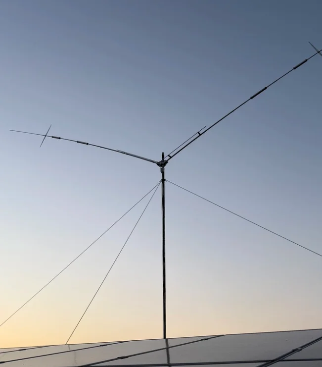 750V Positive V Shortwave Antenna 5-Band 7-50MHz Low Noise High Efficiency for Ham Radio Base Station
