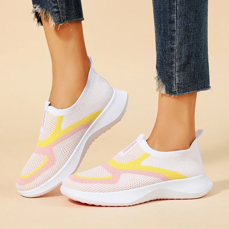 New fly-woven socks and shoes, hot-selling women's shoes, lightweight soft-soled sports running shoes