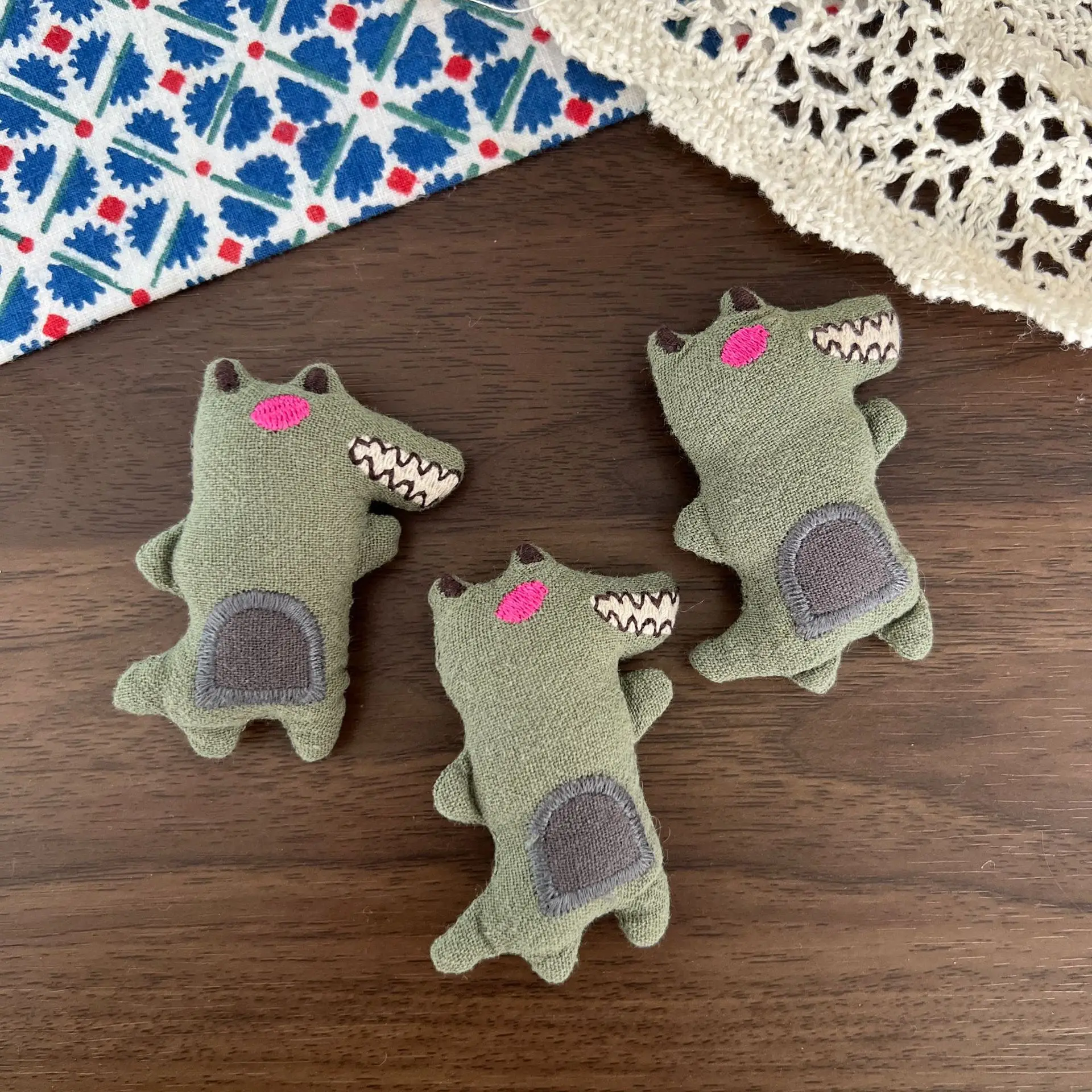 Brooch Pin DIY Accessory Sweet Crocodile Cotton Filled Linen for Kids Clothing Shoes Socks Hair Clip Decor Lightweight Green