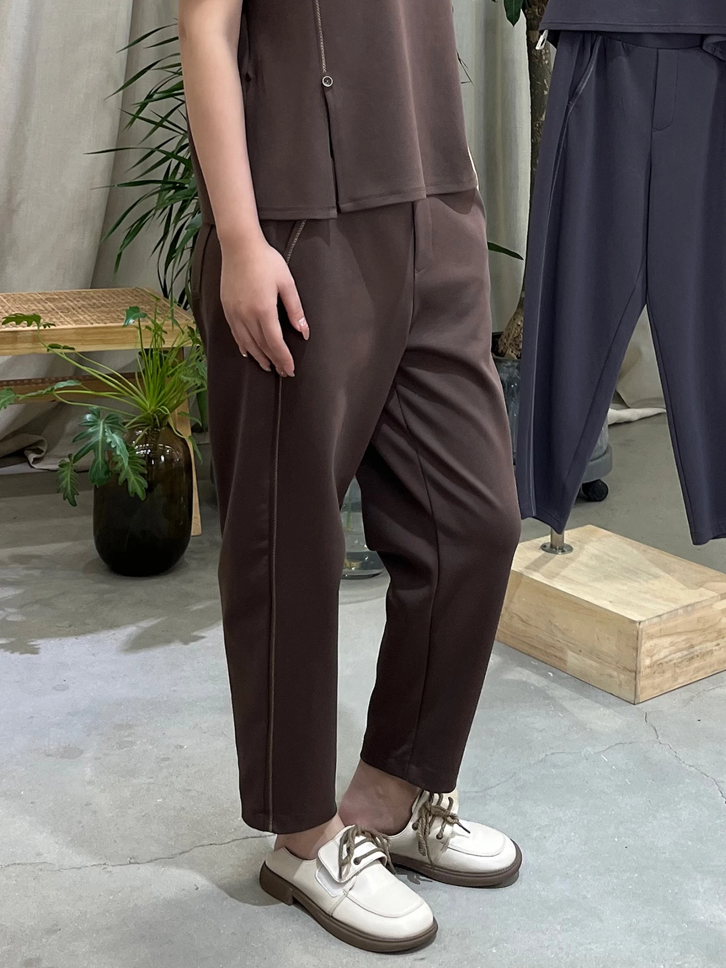 

Удобные свободные женские повседневные брюки, летние, новые, однотонные, простого дизайна, универсальные, длинные, прямые, из хлопка