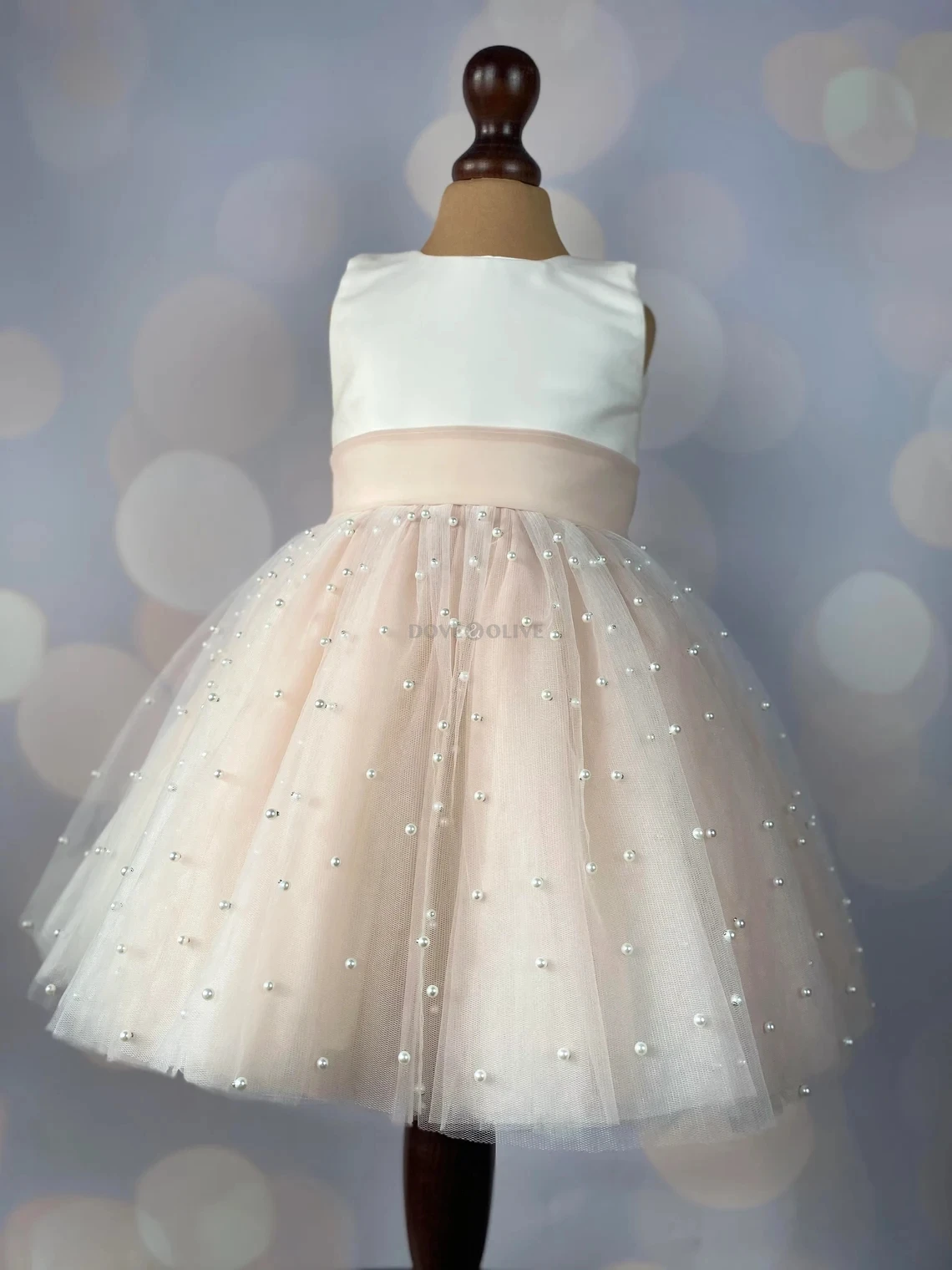 สีขาวสีชมพูชุดสาวดอกไม้สั้นไข่มุกกับโบว์เข็มขัด O คอวันเกิด PUFFY ชุดเด็กทารกชุดสําหรับงานแต่งงาน