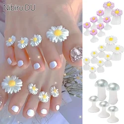 8 Pcs/Pack Daisy Toe Separators Cute Soft Silicone Toes for Pedicure Nail Polish Gel Foot Toe Spacers Pedicures Nail Art Tools