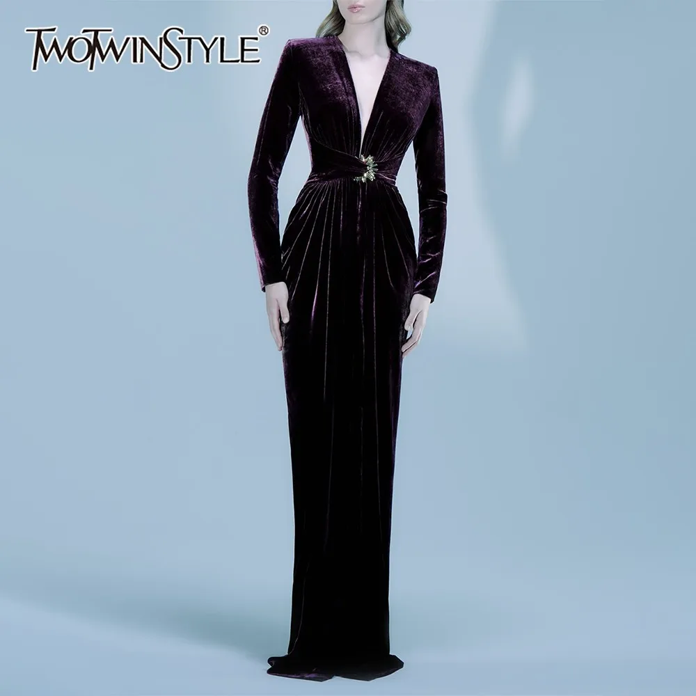 

TWOTWINSTYLE фиолетовое шикарное платье с металлической пряжкой женское с v-образным вырезом и длинным рукавом для похудения элегантные роскошные женские платья мода