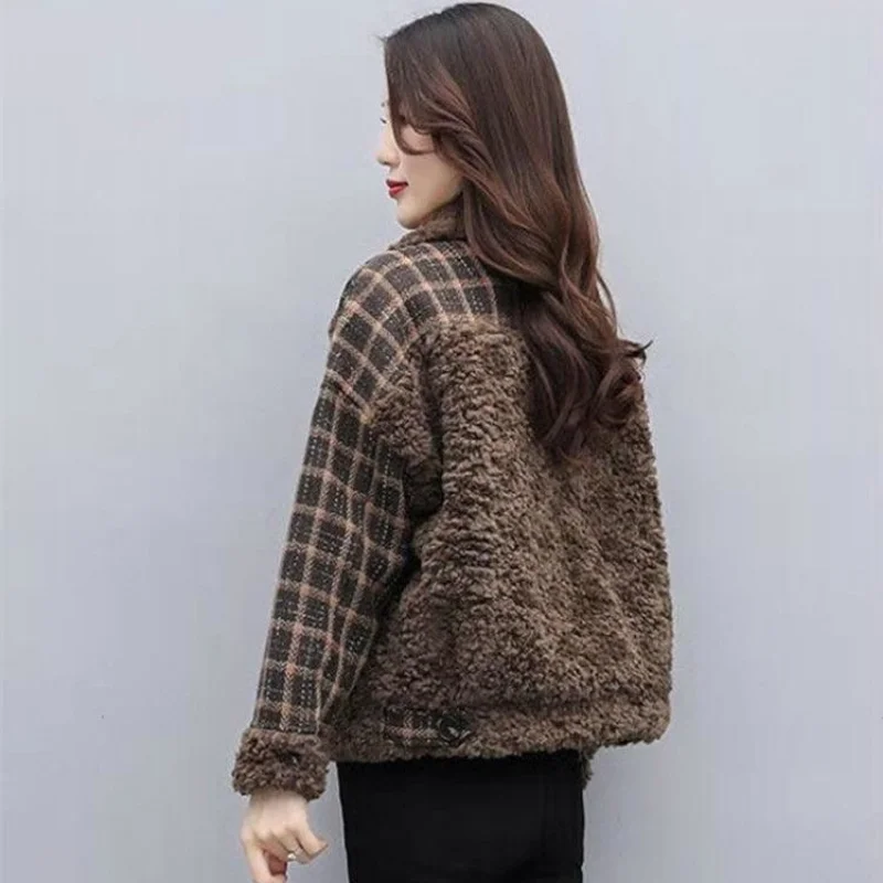 Fleece Jacket Female Fluffy Cold Heavy Plaid Very Warm Clothing Trend Parkas Short Padded Crop Winter Woolen Coat for Women 2024