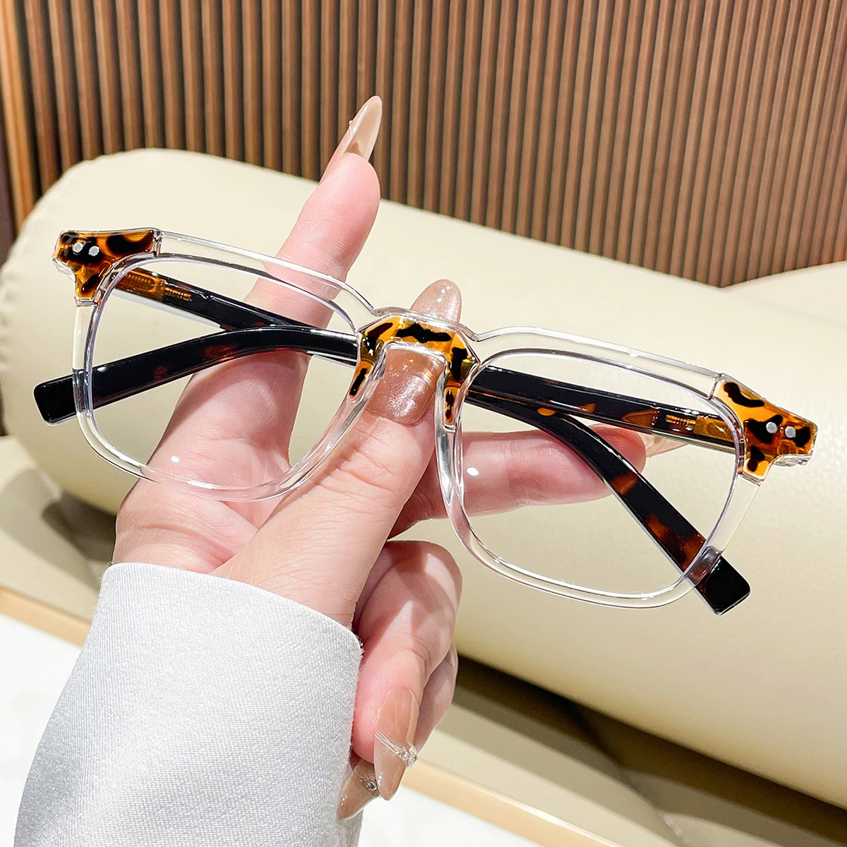 New Retro Small Square Frame Flat Glasses with Unique Color Combination, Versatile for Daily Protection and Vision Enhancement