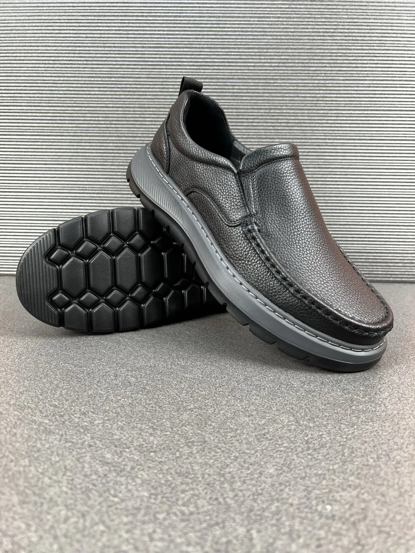 

EC Imported Genuine Leather Men Casual Sneakers Breathable Lace Up Low Top Comfortable Walking Shoes For Men