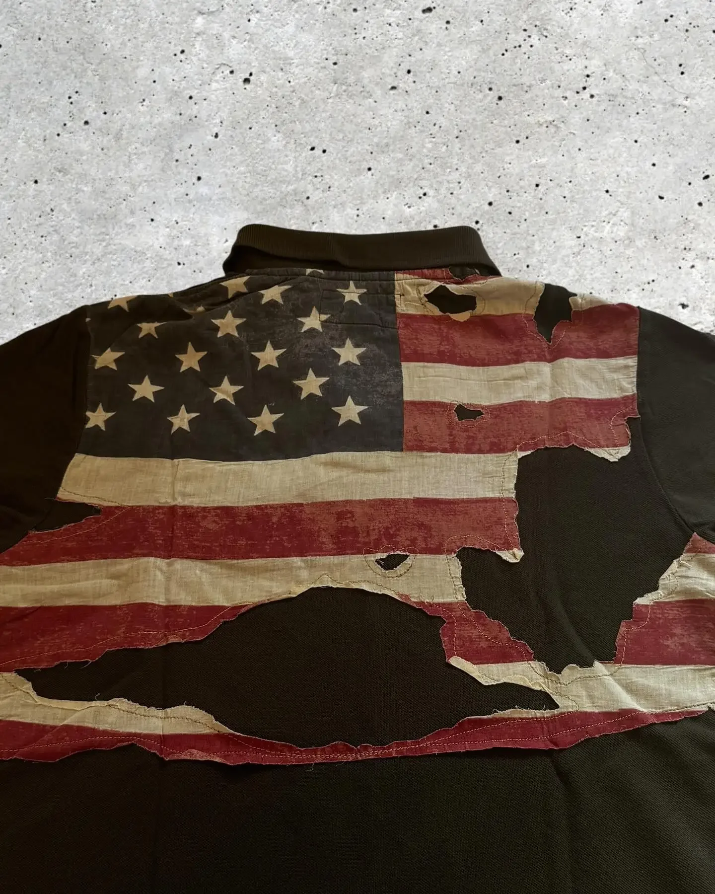 قميص بولو كلاسيكي مطبوع بتصميم العلم الأمريكي القديم Y2K تي شيرت صيفي على طراز الهيب هوب على الطراز القوطي للزوجين