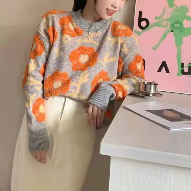 Women's Casual Jacquard Round Neck Pullover Knitted Autumn and Winter Sweet Loose Fitting Long Sleeved Fashionable Sweater Tops