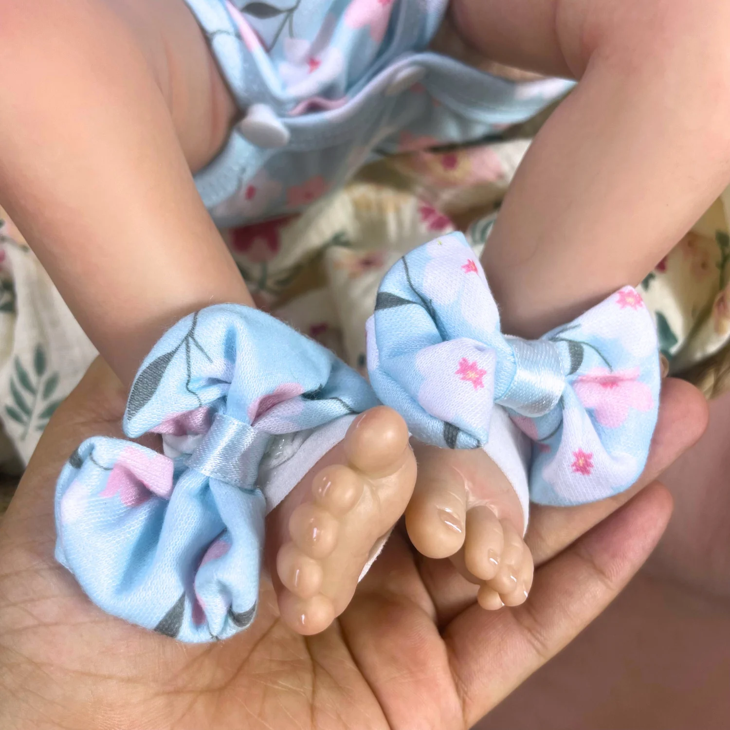 Felicia – poupée bébé Reborn de 18 pouces, nouveau-né, yeux bleus ouverts, cheveux doux enracinés à la main, ton de peau 3D, veines visibles, jouet cadeau