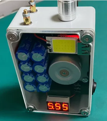 8-capacitor Hand Generator USB Charging Camping Equipment Outdoor Emergency Tool Cranked for 2 Minutes, can Lgnite 40-50 Times