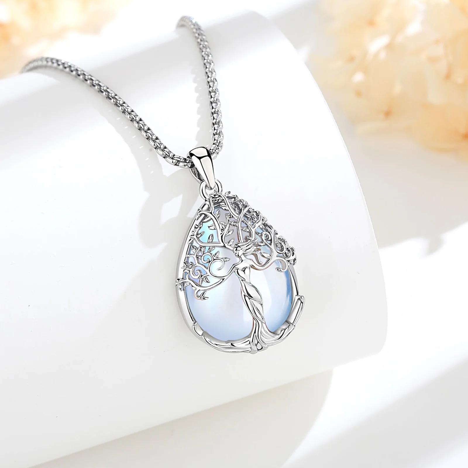 Collier Eudora Arbre de Vie, Pendentif en Pierre de Lune, Cristal de Guérison, Bijou Spirituel, Cadeau pour Femme et Mère