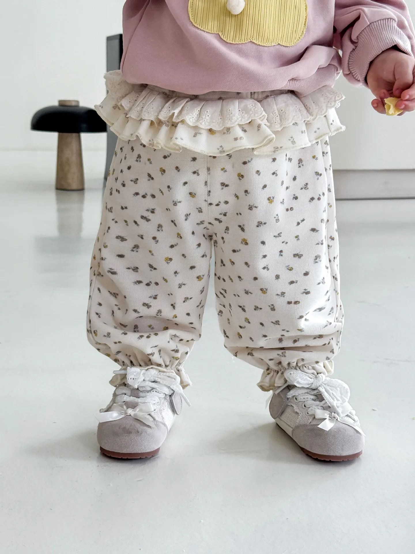 

Baby Girl Cotton Floral Ruffle Pants 0-5Y Korean Children's Clothes 2025 Lace Trim Elastic Waist Bloomers Casual Autumn Bottoms