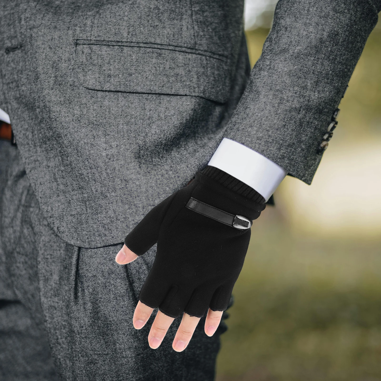 1Pair Unisex Half Finger Gloves Outdoor Sports Gloves Adjustable Wrist Strap Cycling Driving Fishing Breathable Non Slip Grip