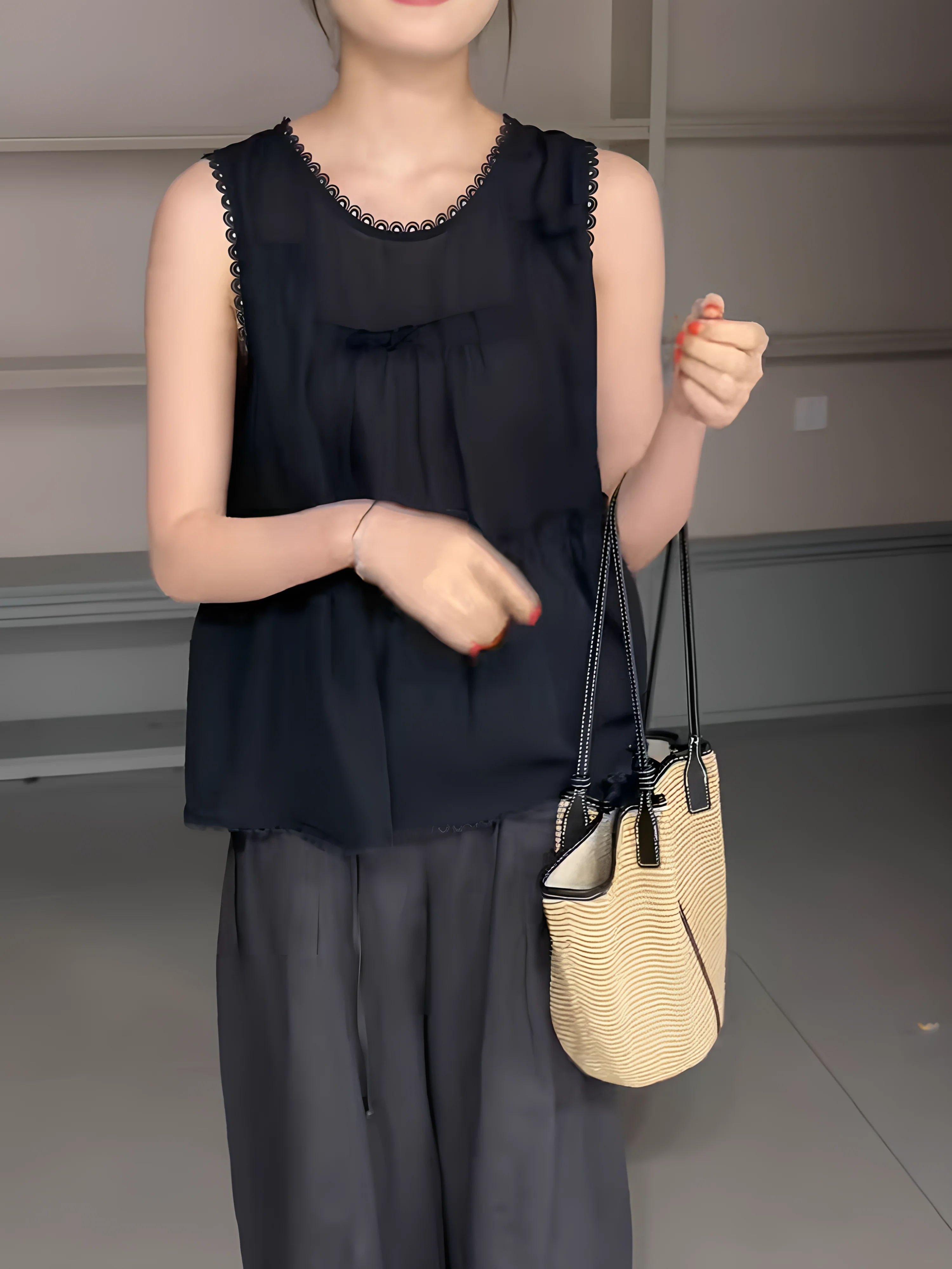 Sweet Lace Trim Sleeveless Vest Top Women's Loose Casual Summer Fashion Doll Shirt Upper Apparel round Neck Other Material