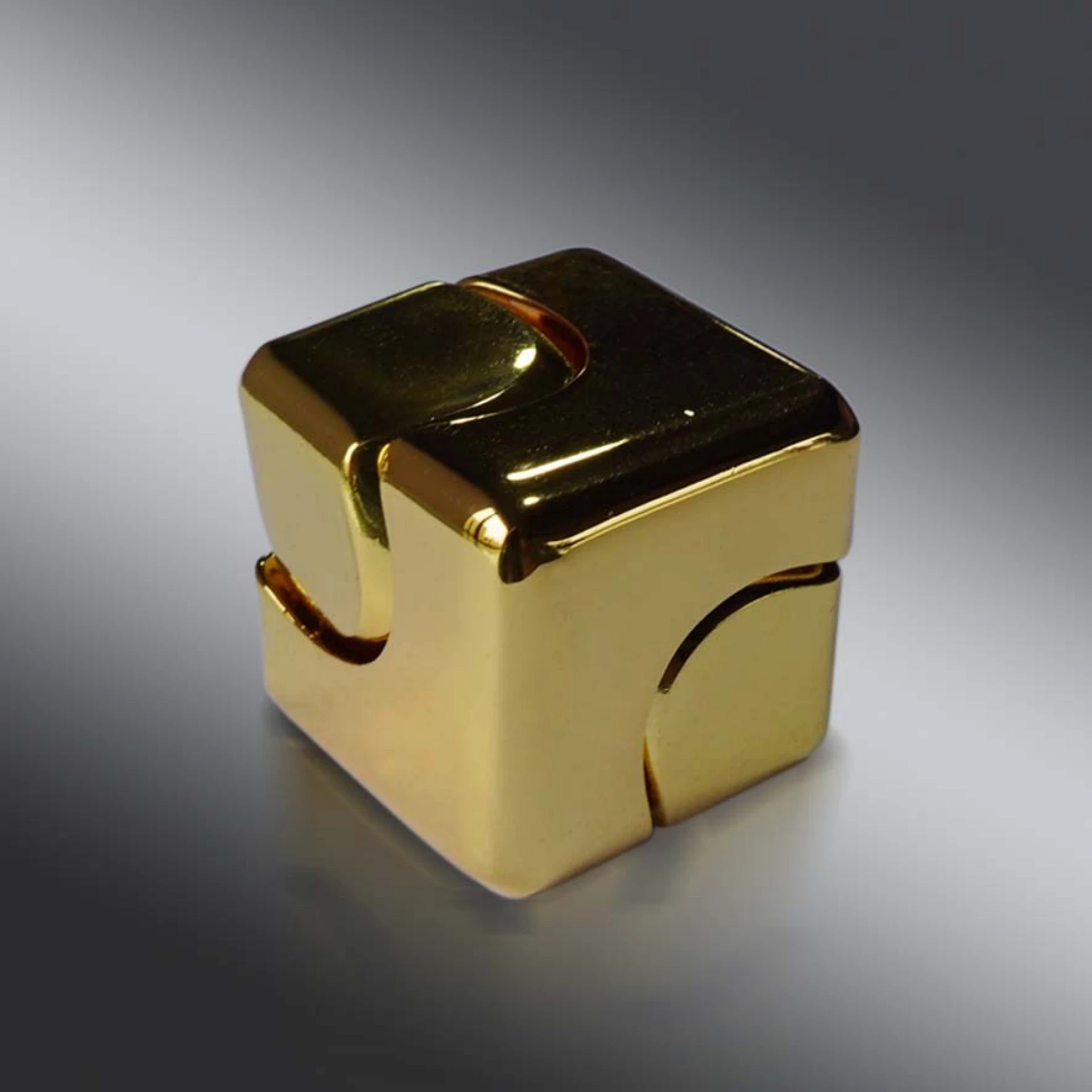 Spinner per dita cubo magico in metallo giocattolo colorato per bambini in lega giocattolo creativo per alleviare lo stress per adulti