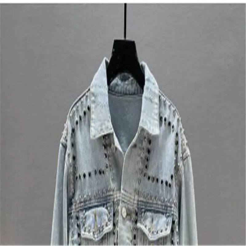 Giacca di jeans da donna 2024 primavera estate novità nell\'industria pesante rivetto giacca di jeans con borchie donna indossata giacca di jeans con