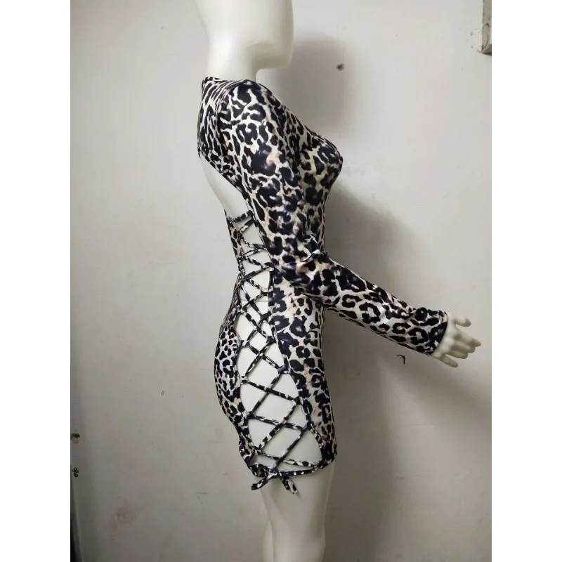 女性のセクシーな長袖ヒョウ柄ローカット中空アウトレースアップ包帯スキニー背中の開いたボディコンイブニングパーティークラブミニドレス