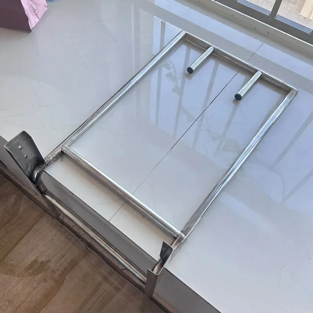 

Кронштейн крепления двигателя лодки