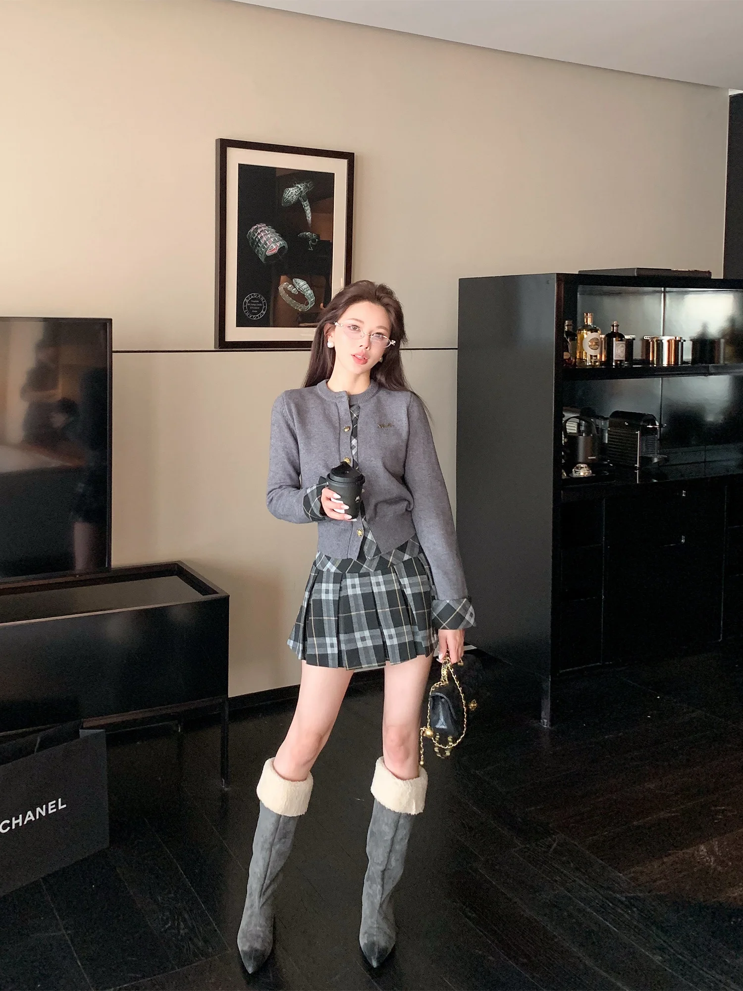 

Женский вязаный кардиган LADIES FIRST London College Sle L250 Lolita Sle с длинными рукавами и круглым вырезом, стандартный крой