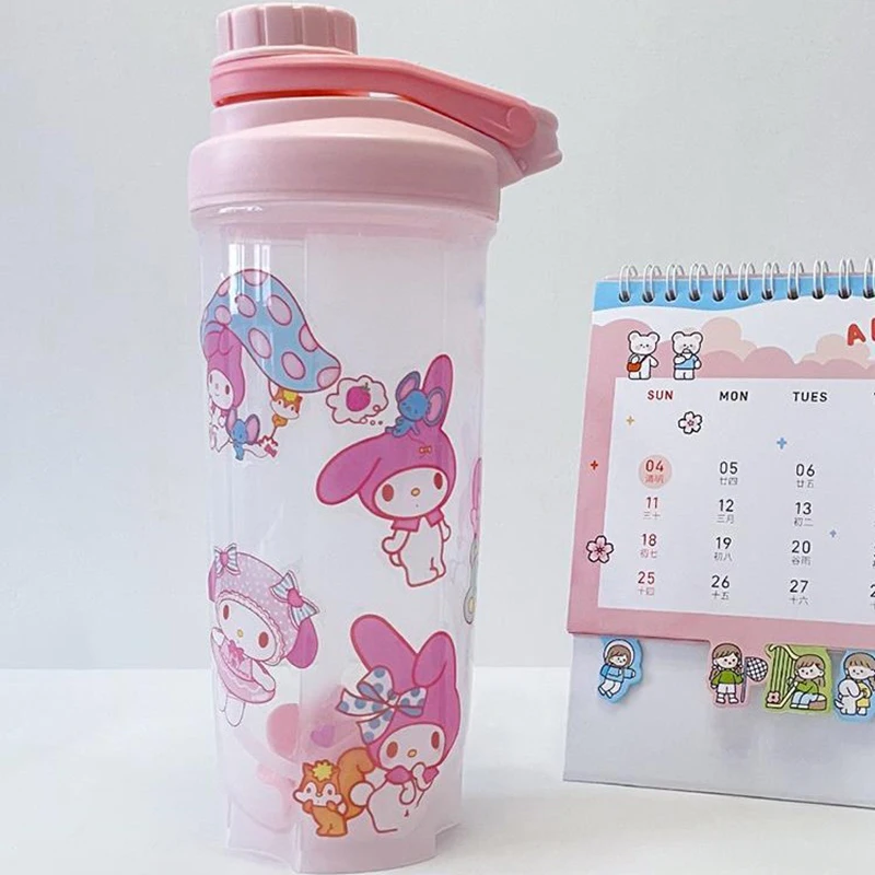 Sanrio Sport Shaker Bottle Whey Protein Powder Mieszanie Butelka Sport Fitness Gym Shaker Outdoor Przenośna plastikowa butelka na napoje