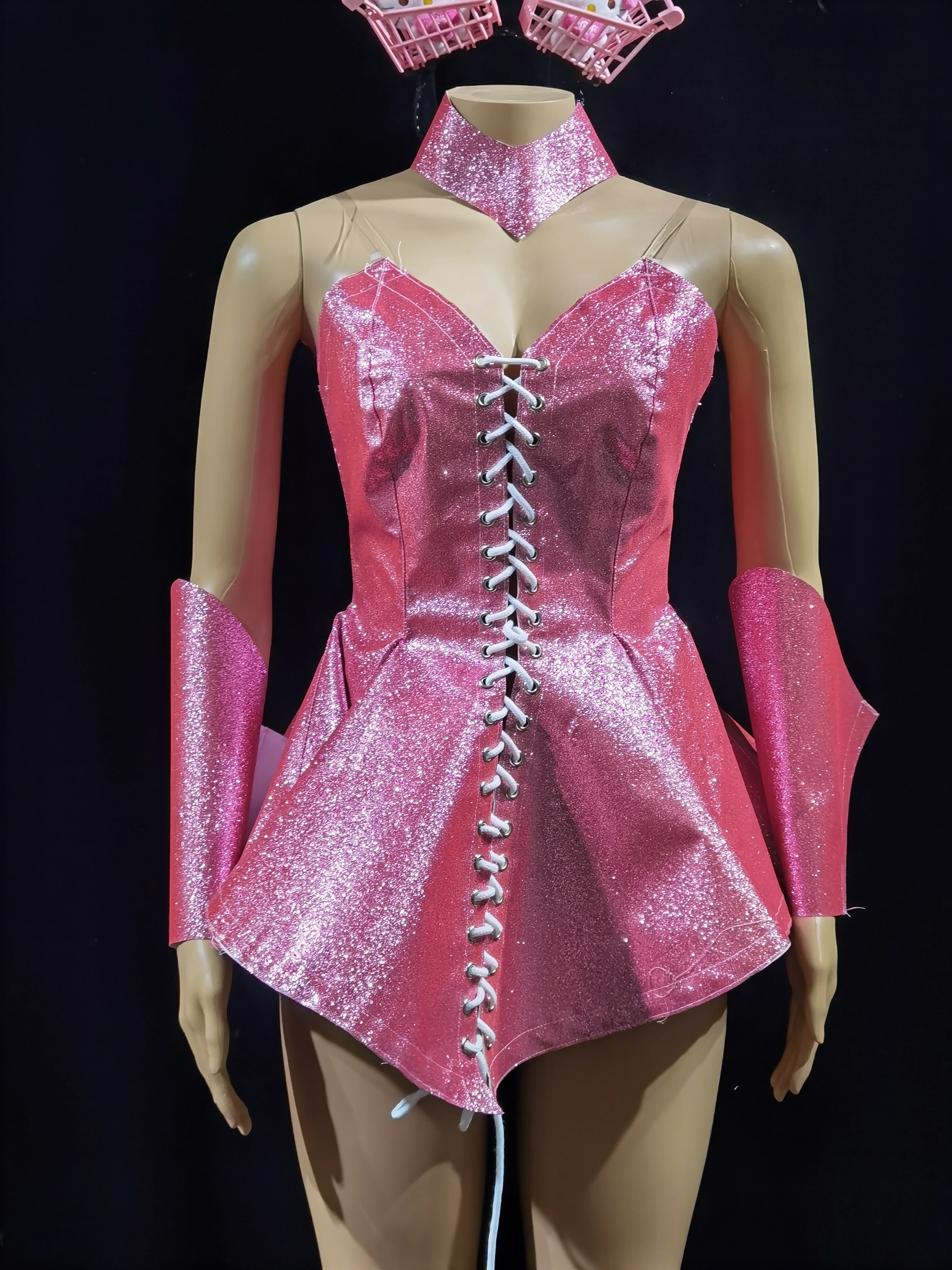 

Женское платье для выступлений, в розовом стиле