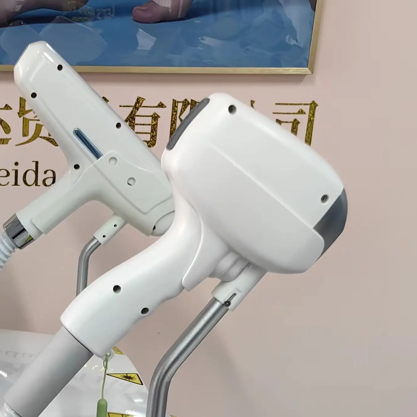 

Four-in-one silver-white professional hair removal diode picosecond LPL Nd:YAG picosecond skin hair removal and tattoo removal